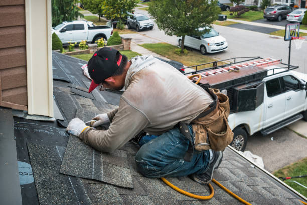 Professional Emergency Roof Repair technician working in Peru, IL
